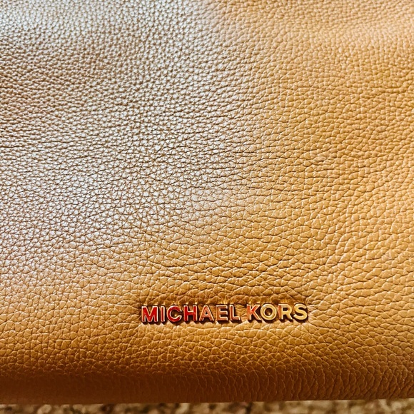 Michael Kors Hand Bag in Camel - Picture 2 of 5